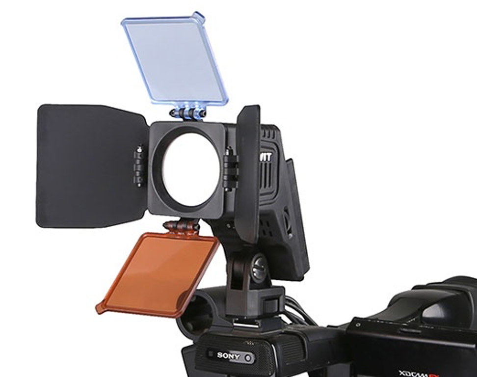 ON CAMERA LIGHT